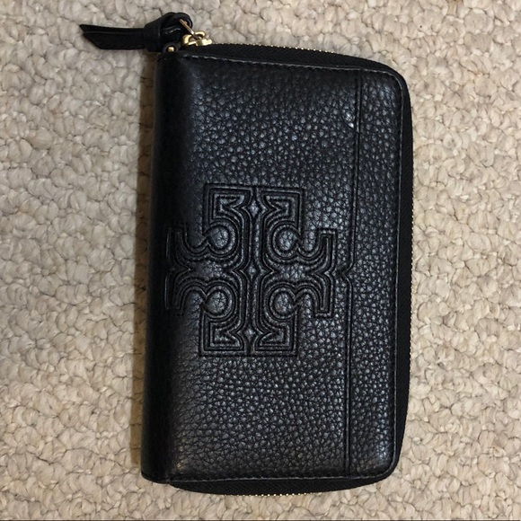 Tory Burch Handbags - Tory Burch Leather Zip Wallet